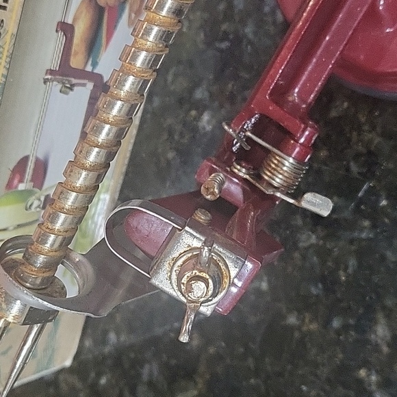 Apple Peeler, Potato, Corer, Slicer by "Back to Basics" "Peel Away" - Picture 4 of 7